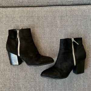 Womens Nine West Black Velvet Suede Heeled Booties Boot Size 9